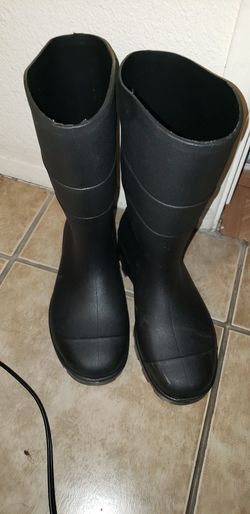 Man's snow boots