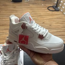JORDAN RETRO 4 ORANGE METALLIC 