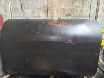 Oil tank