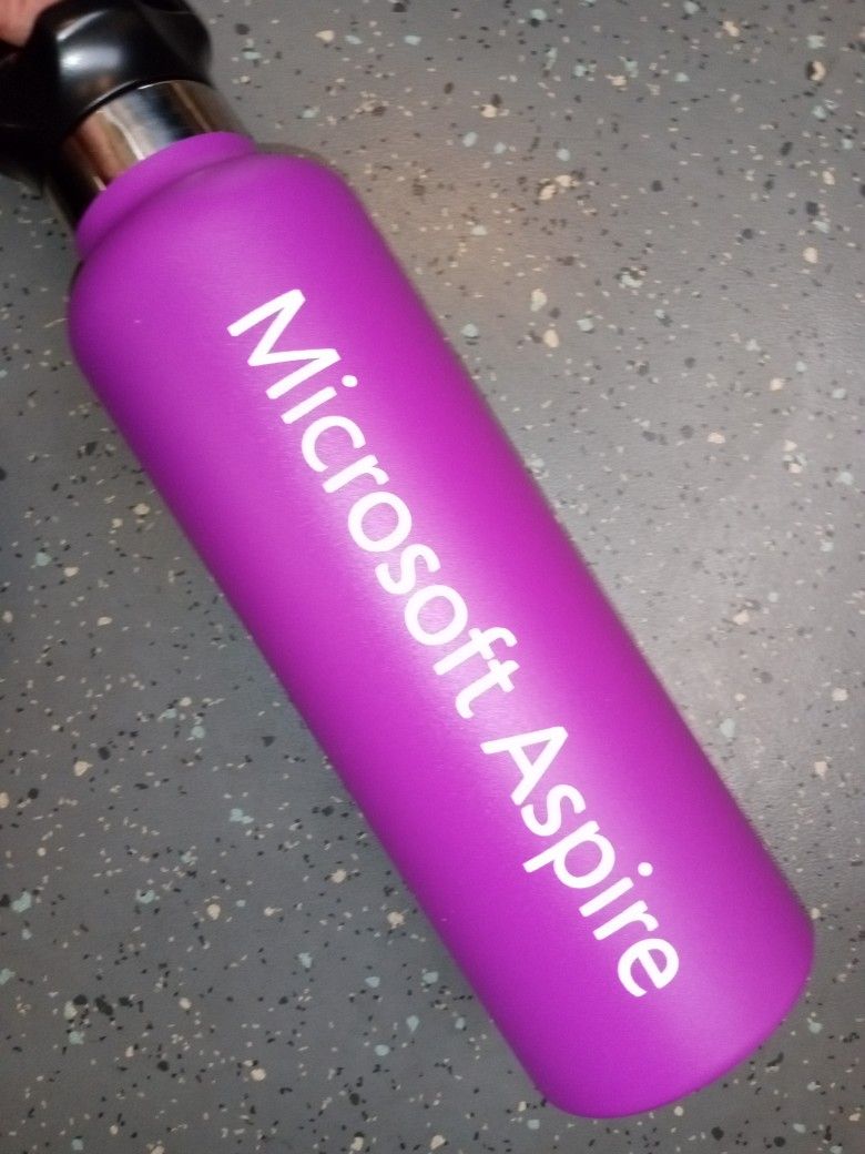 Microsoft windows aspire  water bottle coffee mug thermos insulated for cold or warm

Authentic genuine micro soft branded you can put soup in it and 