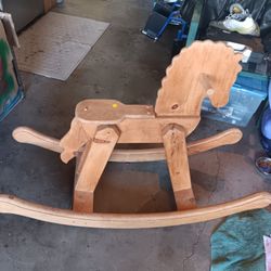 Wooden  Horse 🐎  ,strong , Beautiful. ,used