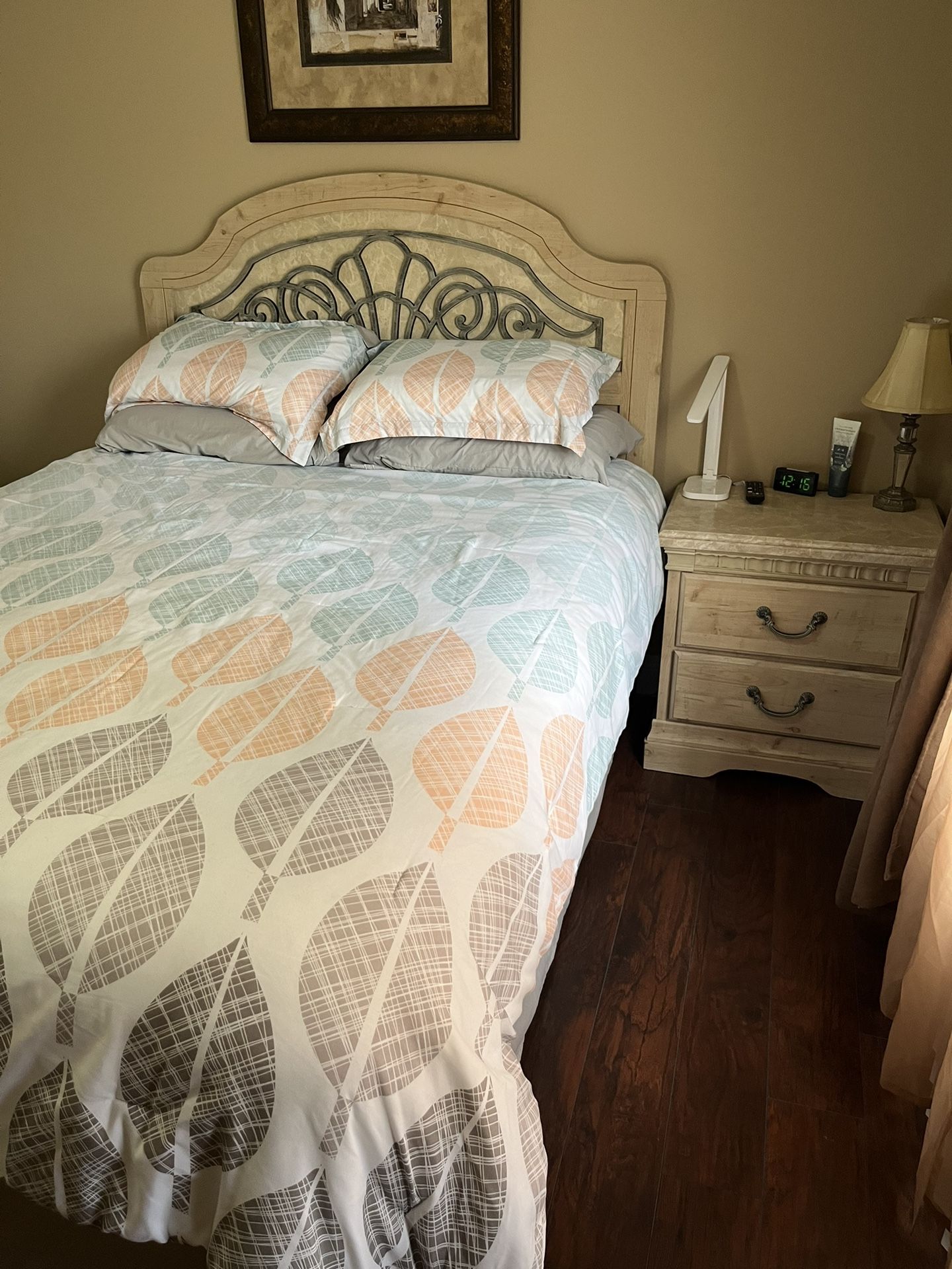 5 Piece Queen Bedroom Set