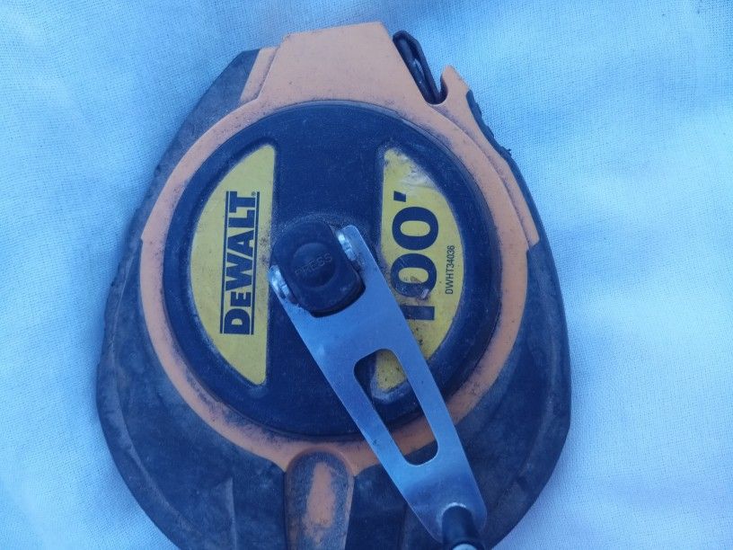DeWalt Tape Measure