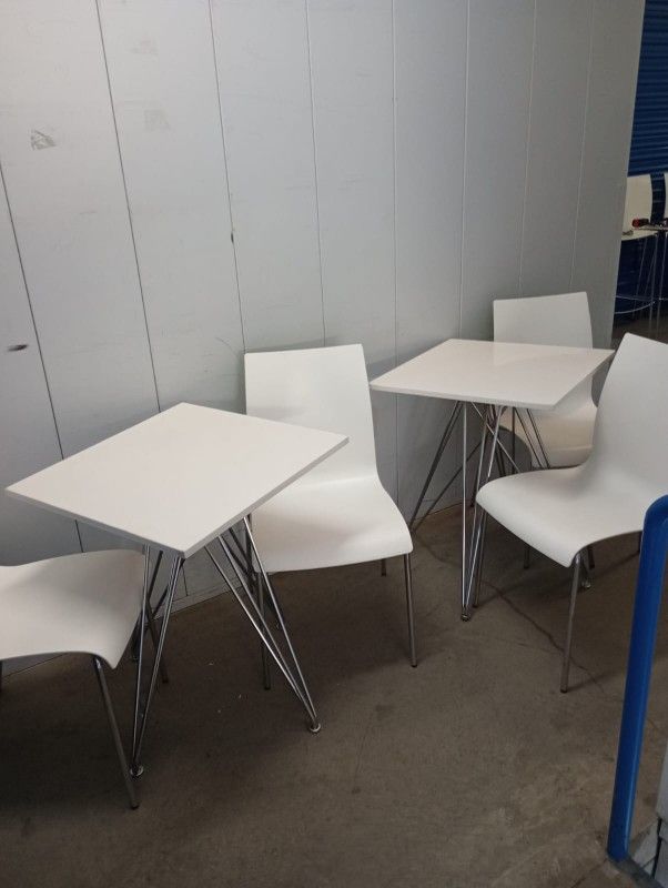 Set Of 2 Chairs And 1 Table In Good Conditions