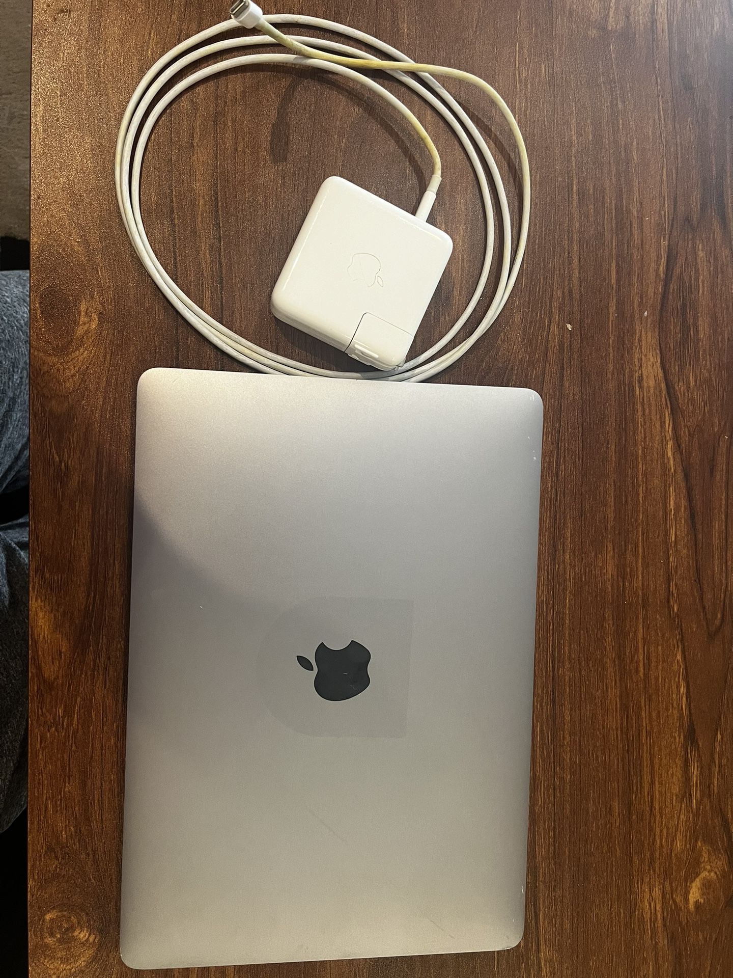 MacBook Air (Retina, 13-inch, 2019)