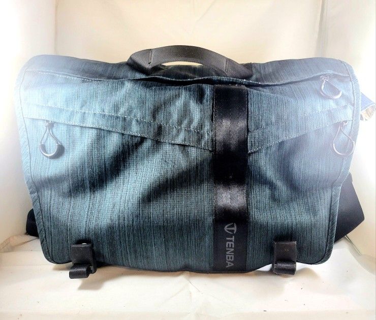 Tenba Messenger DNA 15 CAMERA BAG