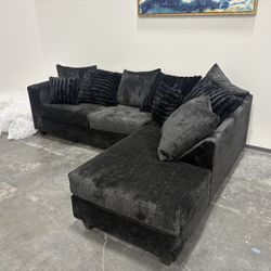 All Black 3 Seat Sectional $800 (New Still In Box)