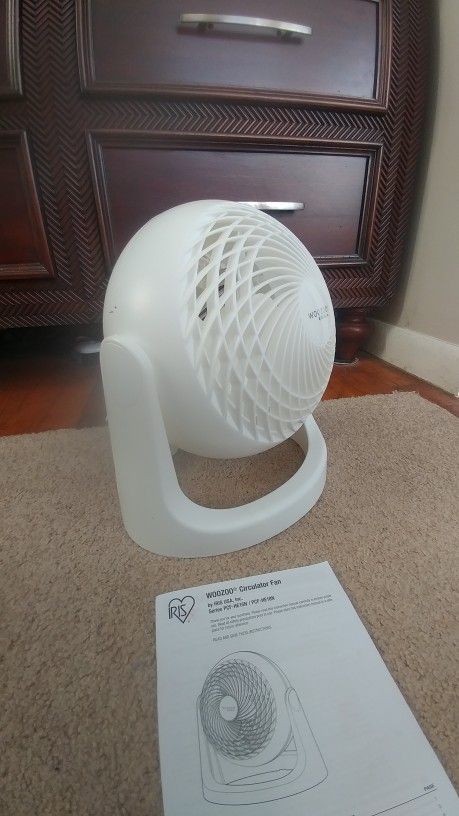 IRIS USA WOOZOO Quiet Personal Air Circulating Fan, 12 inch Large Table Fan, White