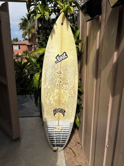 Lost Surfboard 5’11 – 5 Fin Setup