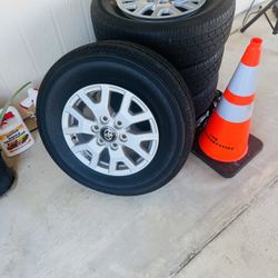 2025 Toyota Tacoma Side 17