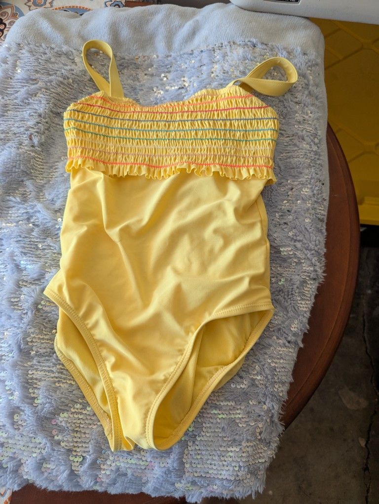 Gap large girls yellow swimsuit one-piece
Like new