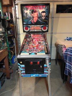 TERMINATOR 2 PINBALL MACHINE BY WILLIAMS