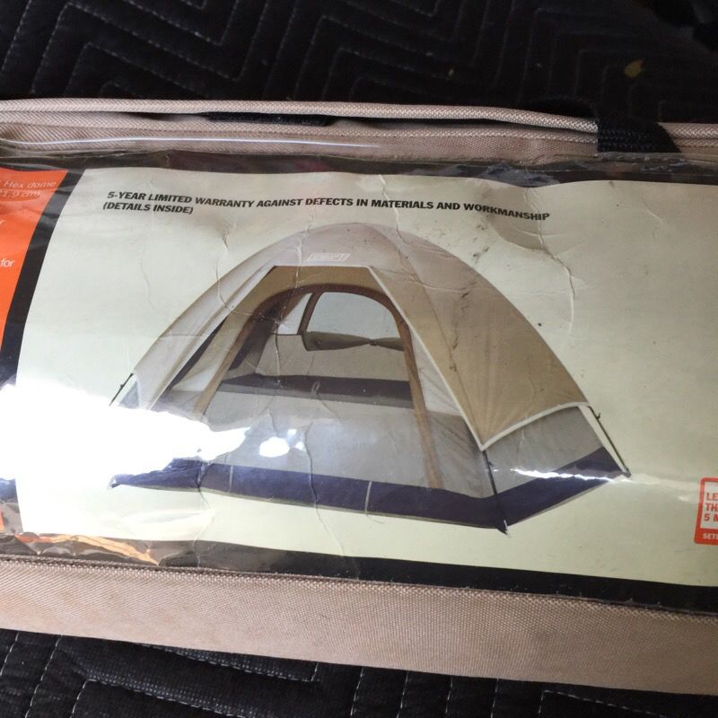 BRAND NEW, NEVER USED GREAT LAND BACKPACKING DOME TENT GO BE DRY. EASY TO SET UP. Everything included ONE room 3 person tent. 9 feet X 7 ft by 48 inc