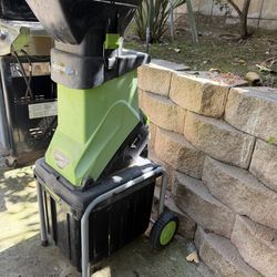 Chipper and shredder