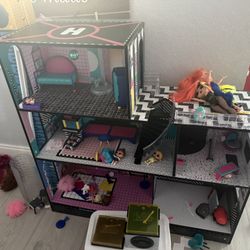 LOL House And Dolls