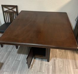 Dinning room table