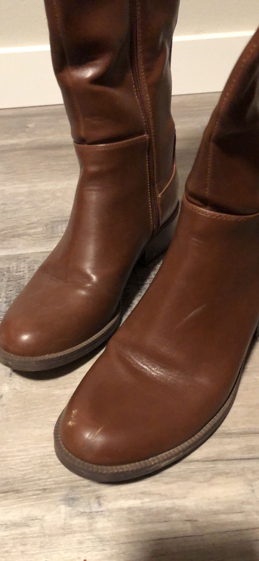 Women’s brown boots