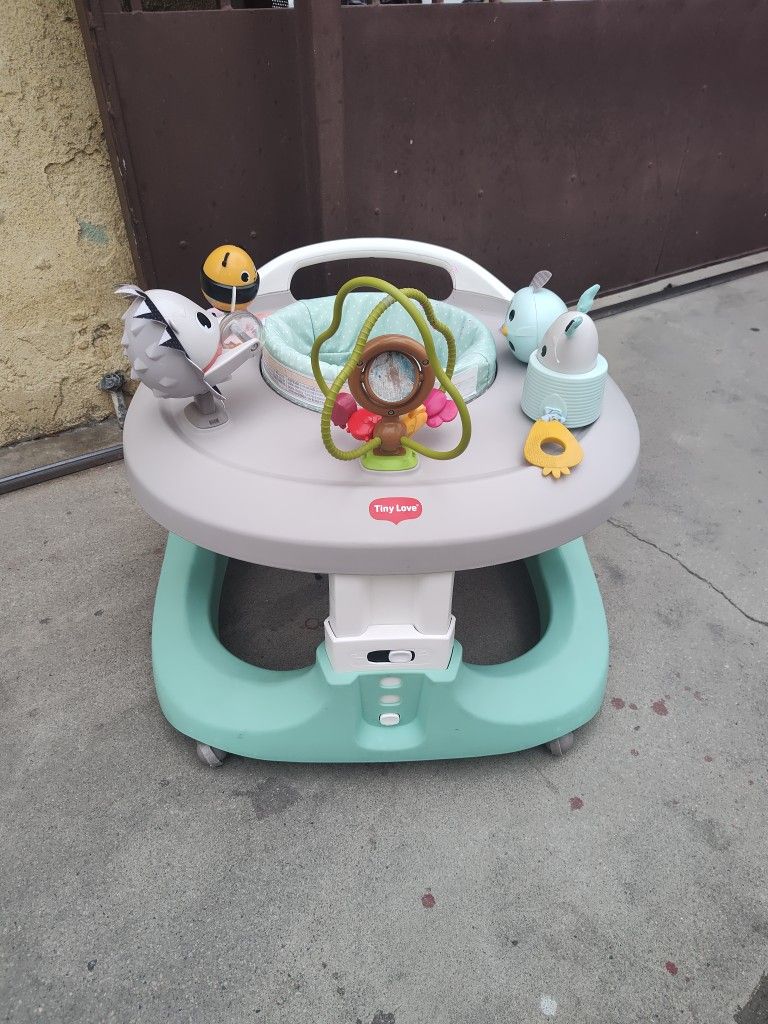 INFANTINO MUSICAL BABY BOUNCER