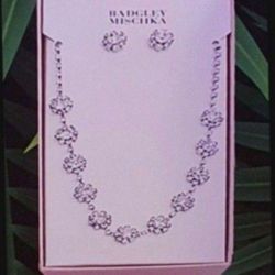 New! Badgley Mischka Silver Floral Necklace Set