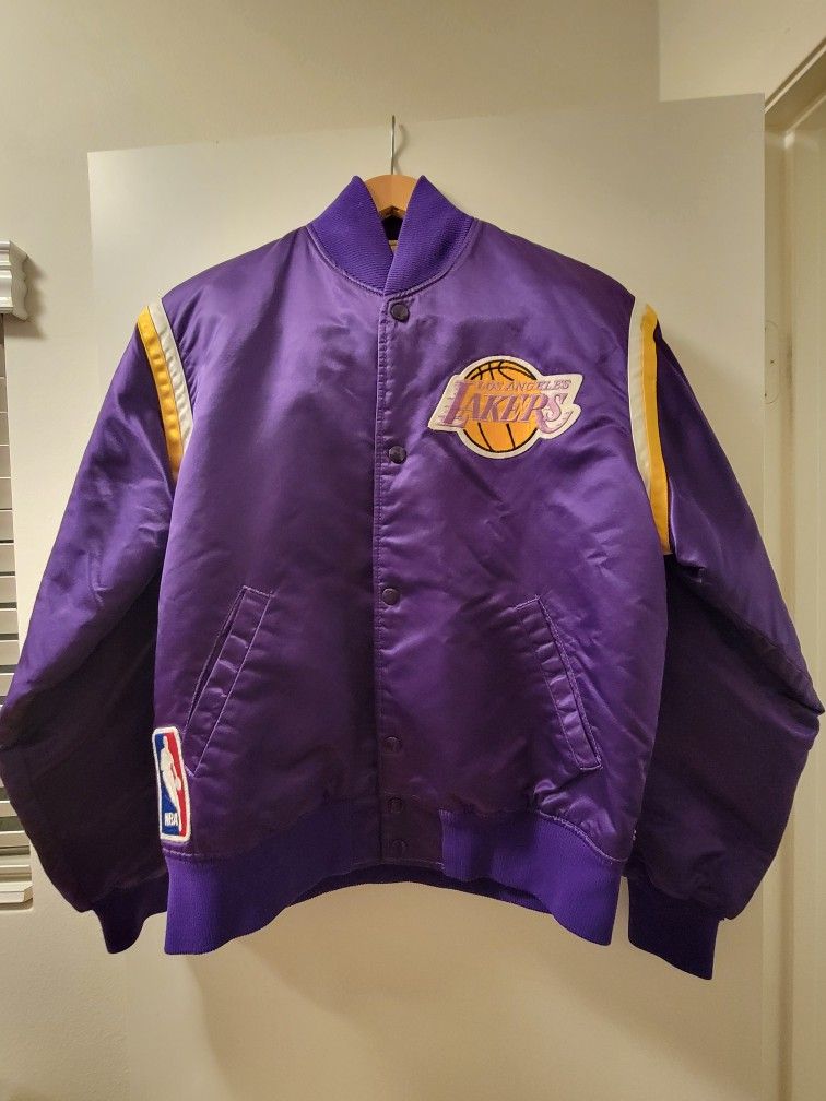 Vintage Starter L.A. Lakers Satin Bomber Jacket 80's Purple ✅️ Size Medium (Men's) 🔹️Preowned, Like New, Clean, 100% Authentic Guaranteed 🔥🔥