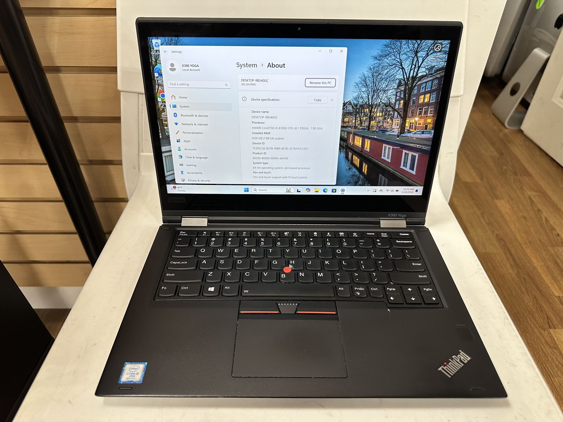 Lenovo Thinkpad X380 Yoga 13.3 inch 2 in 1 touchscreen core i5 8th gen 8GB RAM 256GB SSD