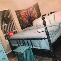 Cali King Poster Bed And  Matching Bed Side Tables  