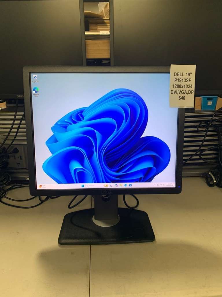 Dell 19" P1913SF 5:4 "Square" Monitor 1280x1024 DVI VGA DP