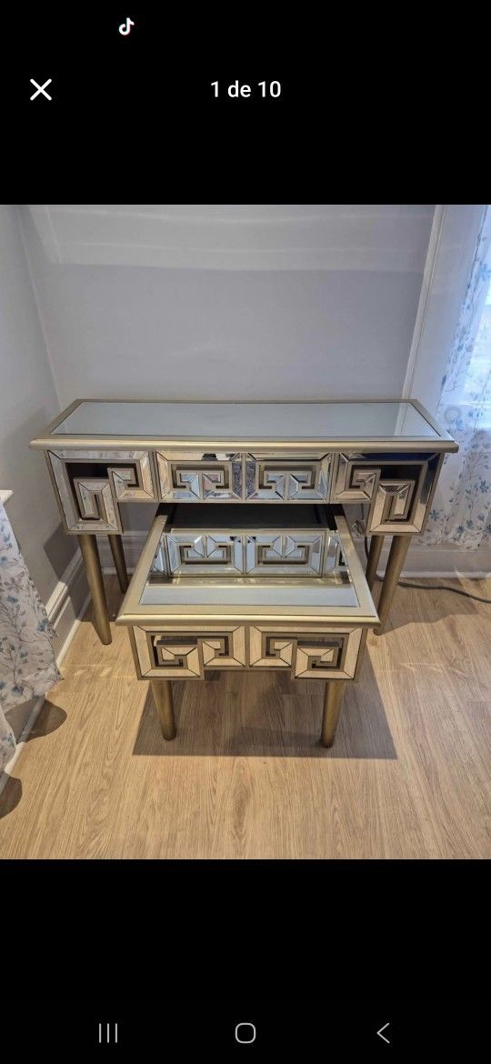 Mirrored Entryway And Table Set