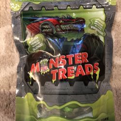 4 x 4 monster truck In slime with accessories’s