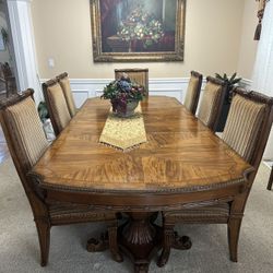 Beautiful 9ft Dinning Room Set