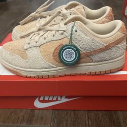 Sunrise Suede Nike Dunk. Dead Stock 