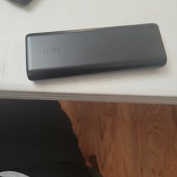 Anker (portable Charger)