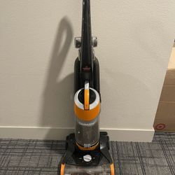 Bissell CleanView Upright Bagless Vacuum Cleaner 