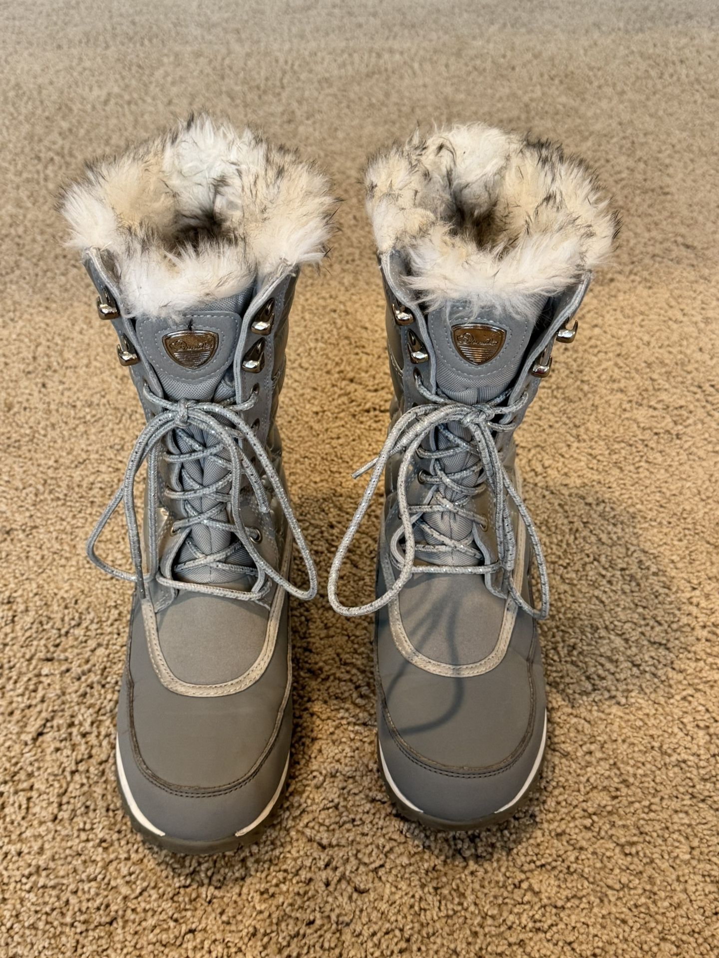 Women’s Waterproof Snow Boots – Size 6, Stylish & Warm!