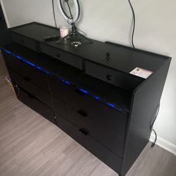 Dresser LED