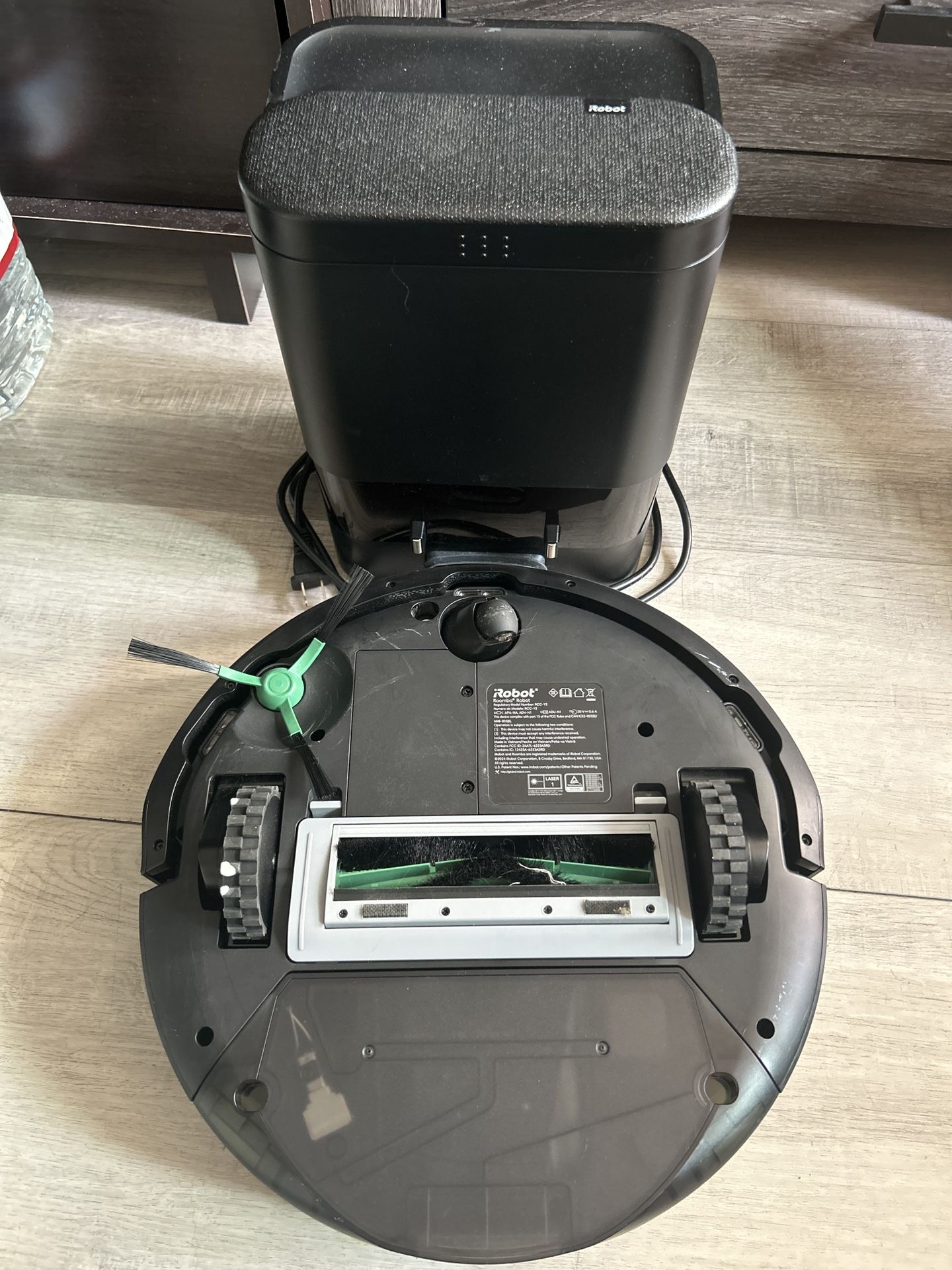 Roomba® Max 705 Vac robot + AutoEmpty™ dock FOR SALE