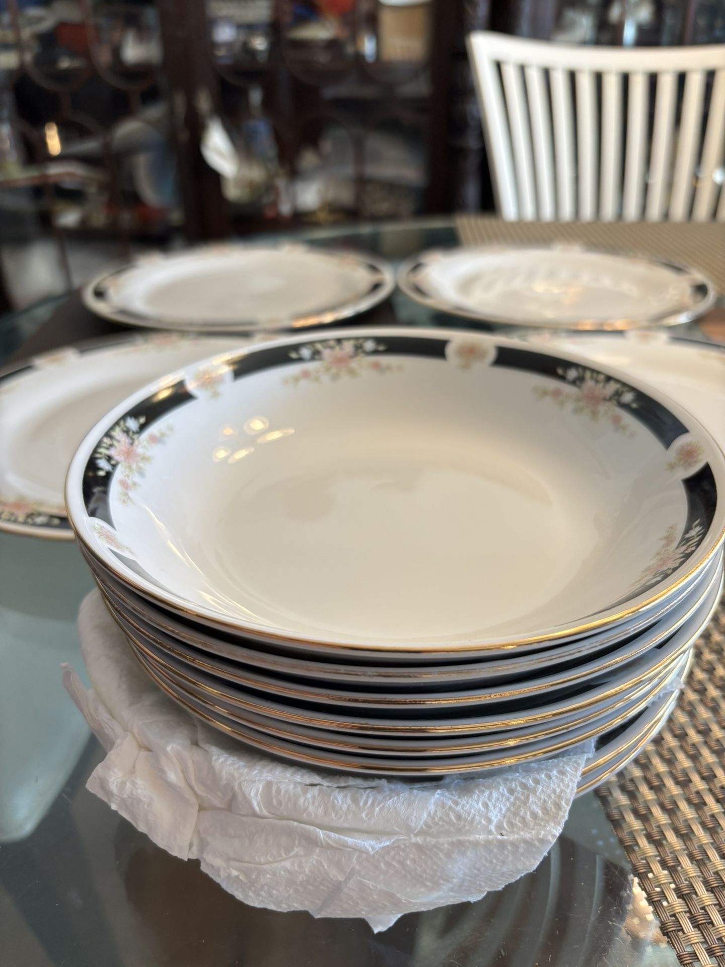 12 Pieces Crown Ming Fine China Plates Bowls