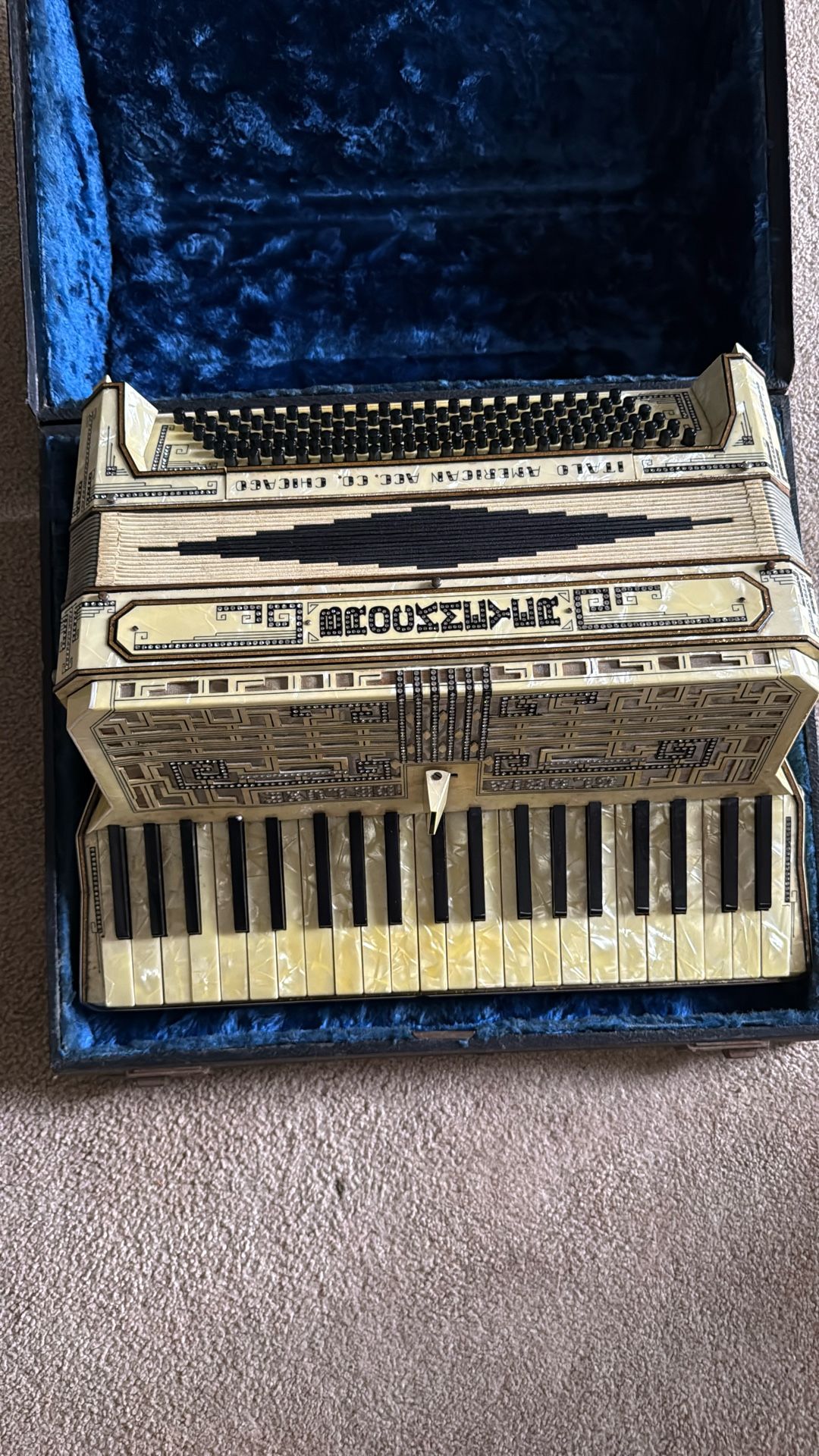 Italo American Chicago Vintage Gloria Deluxe Accordion
