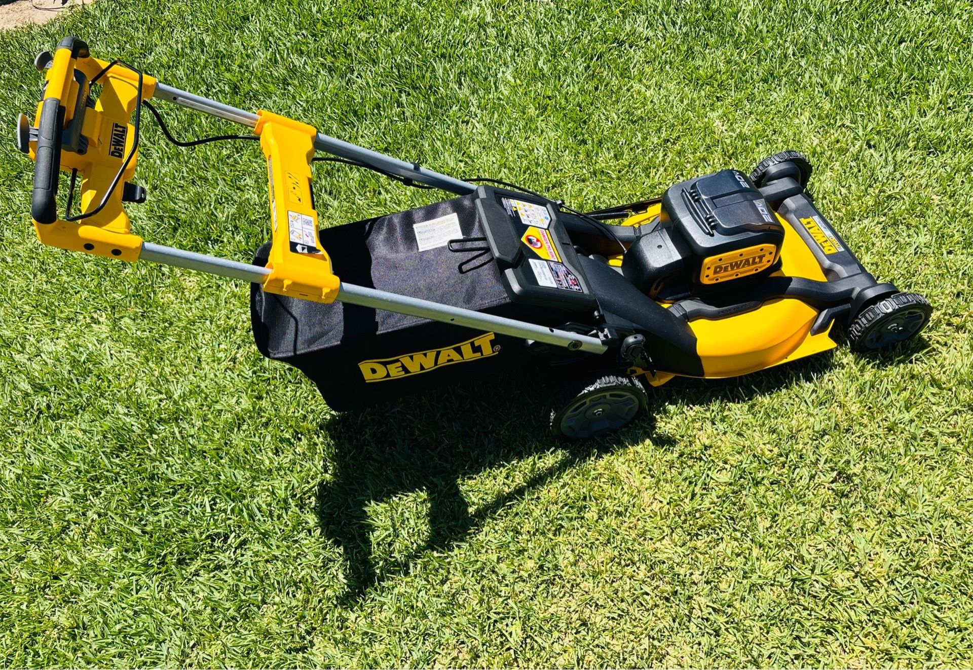 Dewalt 2x20V MAX Cordless 21 in. Self Propelled Lawn Mower (TOOL ONLY/SOLO LA HERRAMIENTA)