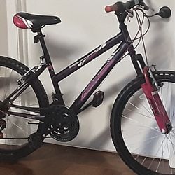 Great Gift 🚴‍♀️🚴‍♀️24 Mountain Blke 18spd🚴‍♀️🚴‍♀️ Fit 4 6- 5 5 PERFECT