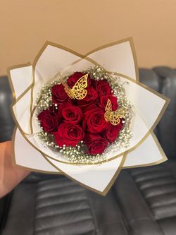 1 dozen long stem Red rose bouquet