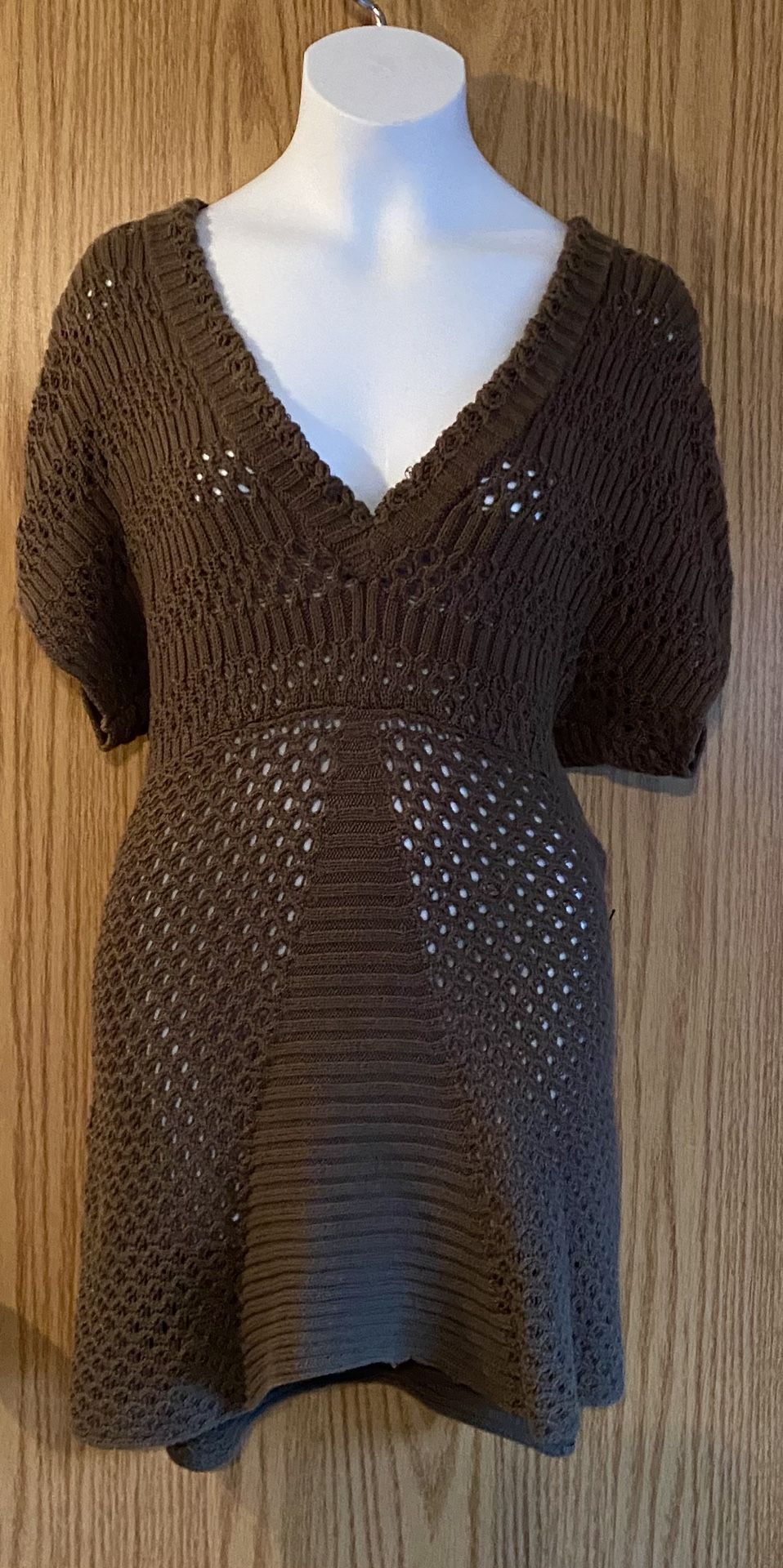 Calvin Klein Jeans Women’s Crocheted Brown Sweater Top Deep V Neck Size M