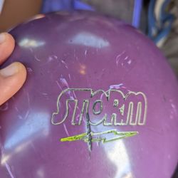 Storm Lightning Purple Bowling Ball With Bag 15lb for Sale in