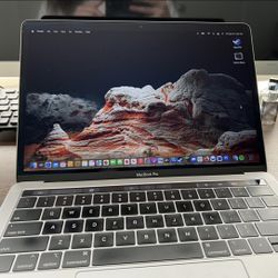 Apple - MacBook Pro 2019 with Touchbar