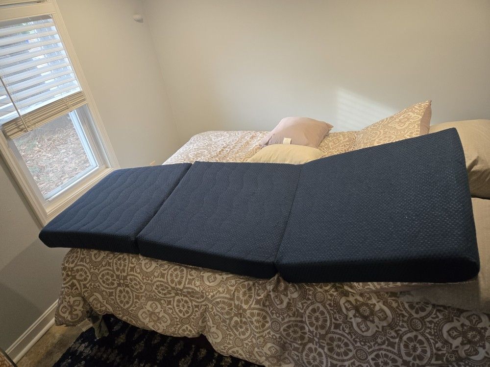 Foldable Cushion