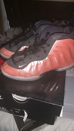 Nike little posite one size 1.5