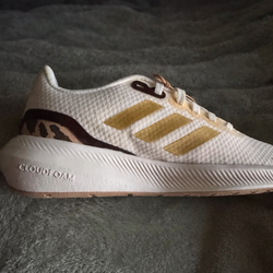 Women’s Adidas size 5 1/2