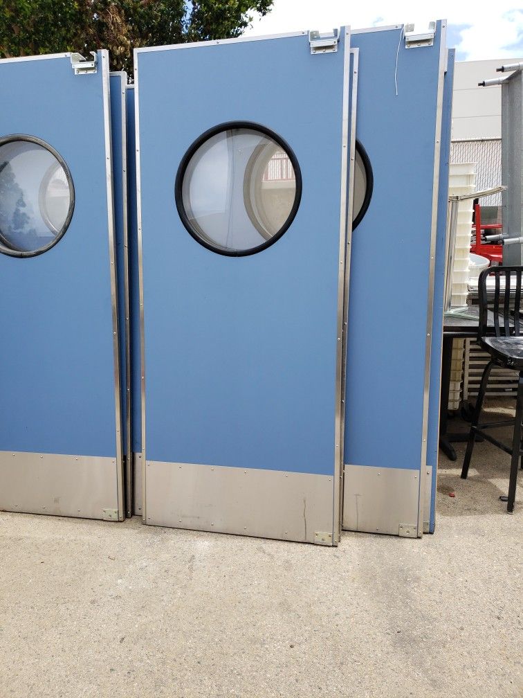 1 Used Swing Door For Restaurant