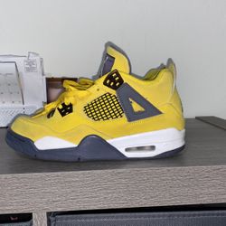Jordan 4 Lightning 