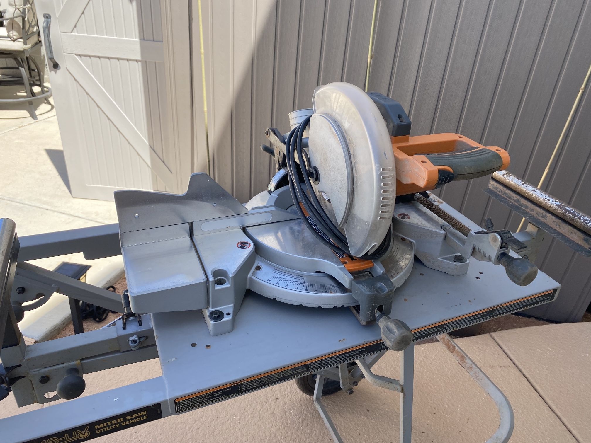 Ridgid Mitre saw w/ Portable Stand for Sale in Las Vegas, NV OfferUp